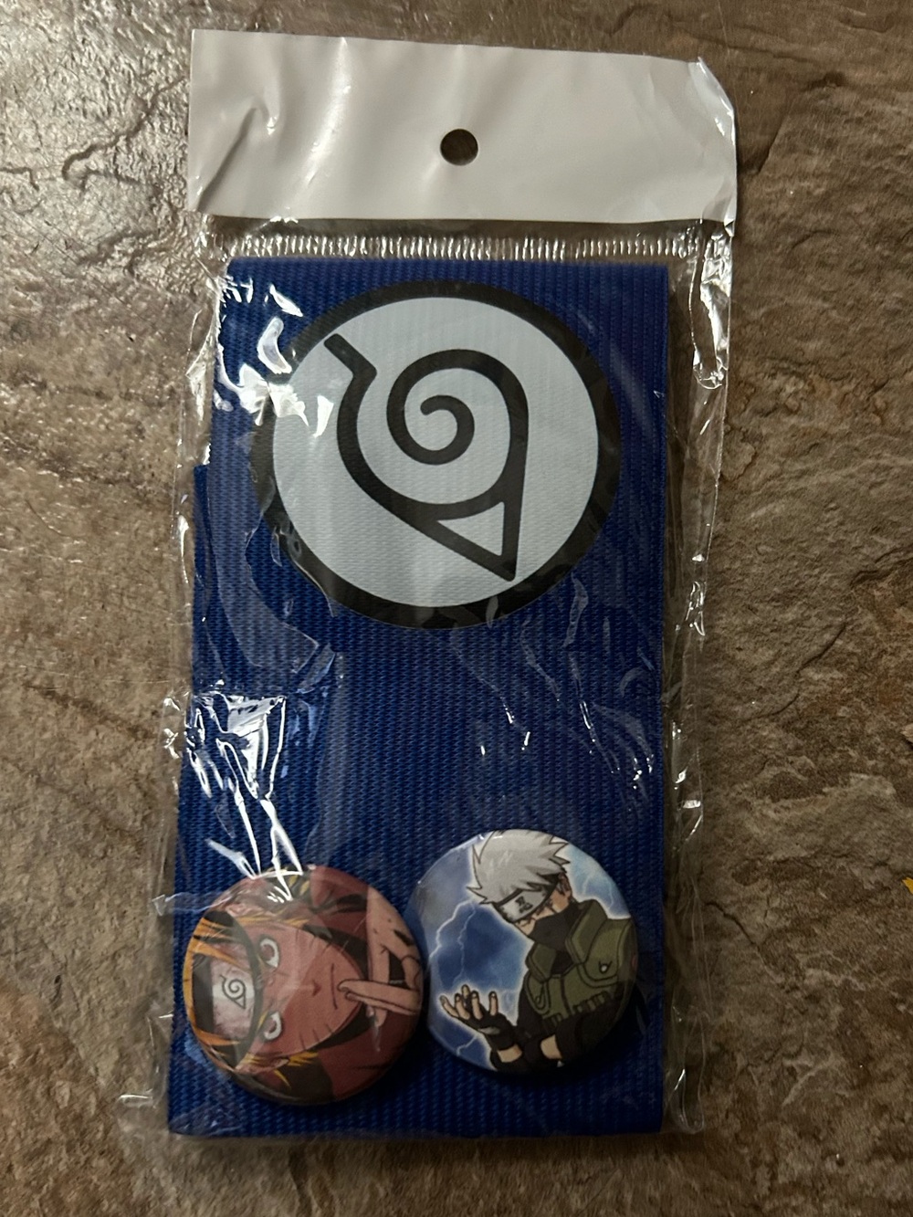 Naruto hidden leaf arm band and pins NIB